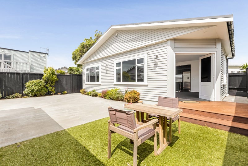 10A Strathavon Road, Miramar, Wellington - Carousel 1