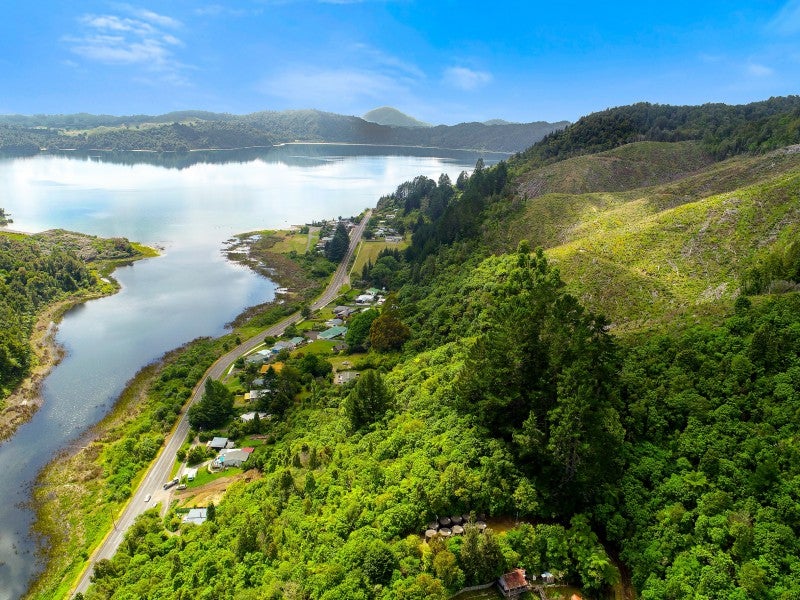 57 Oxford Road, LAKE ROTOMA, ROTORUA - Carousel 1