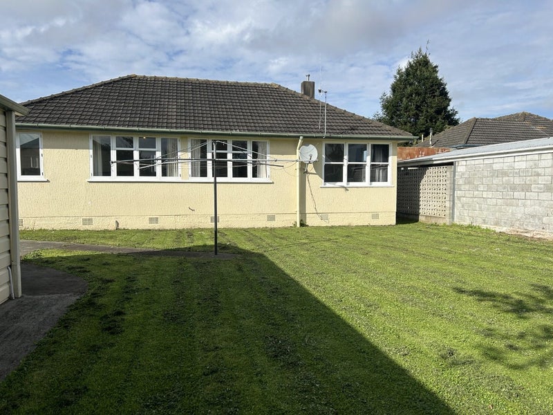 17 Bristol Crescent, Roslyn, Palmerston North - Carousel 2