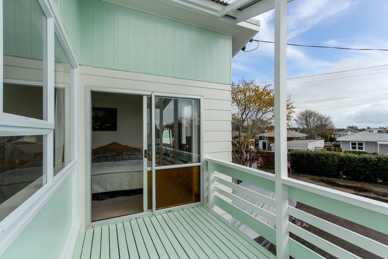 17B Manu Crescent, Upper Vogeltown, New Plymouth - Carousel 14