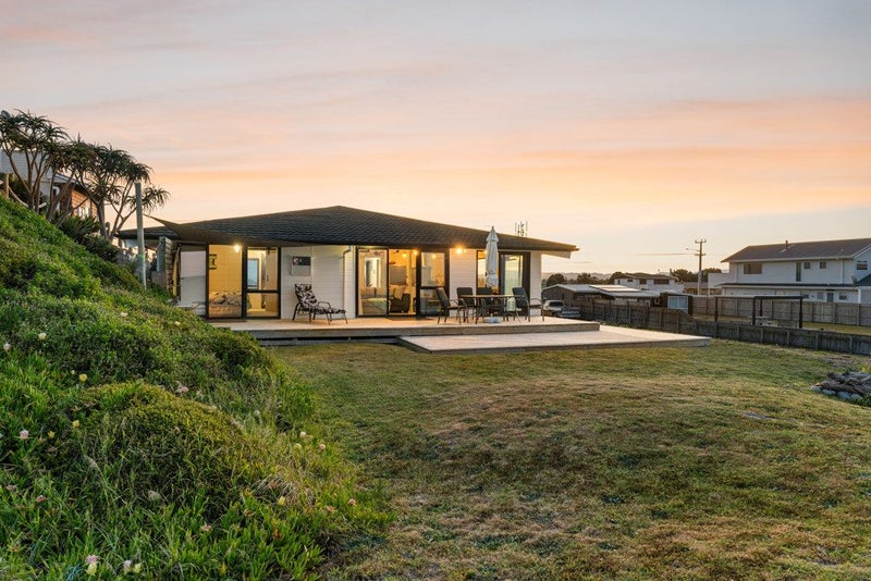 91 Pukehina Parade, Te Puke - Carousel 1