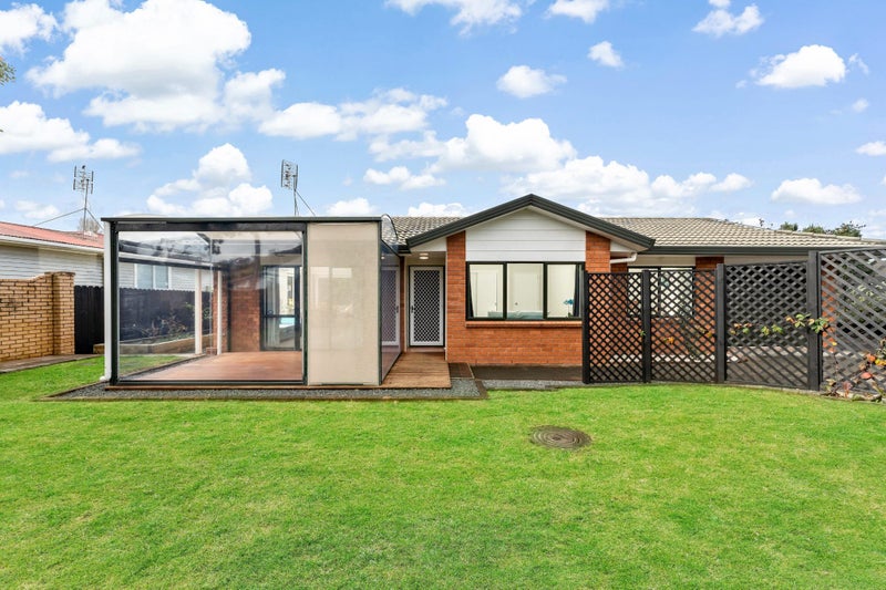 21 Koru Street, Māngere Bridge, Auckland - Carousel 2
