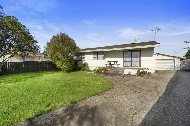 6 Bradley Place, Nawton, Hamilton - Carousel 1
