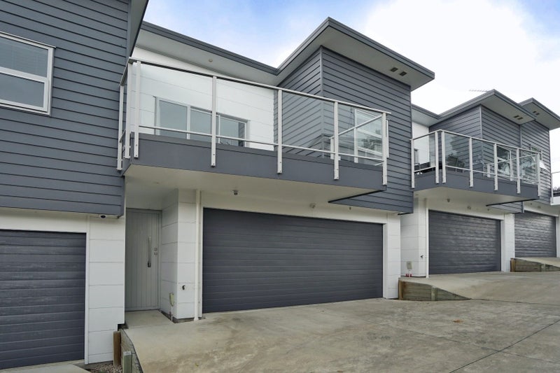 3/6 Dyer Street, Whitiora, Hamilton - Carousel 1