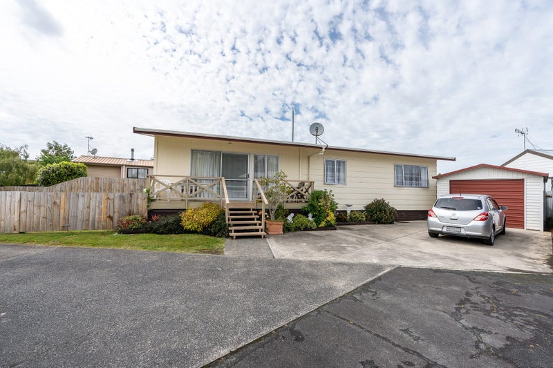 9A Emma Place, Pukete, Hamilton - Carousel 1