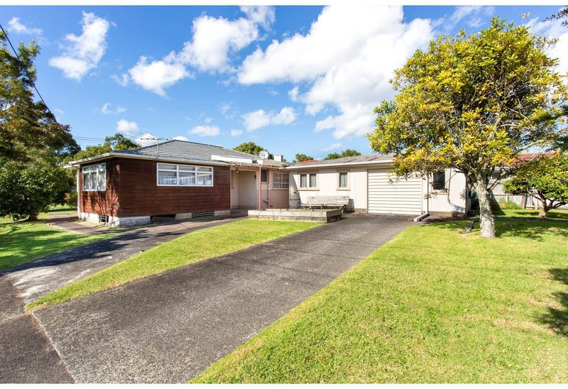 20 Koromiko Street, New Lynn, Auckland - Carousel 1