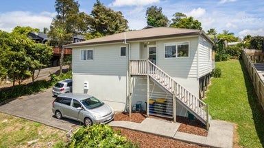 1/24 Ludlow Terrace, Tōtara Vale, Auckland - Carousel 1