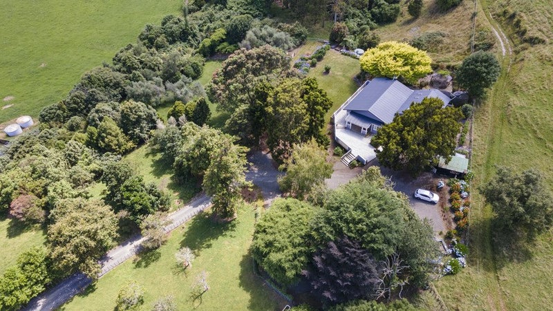 353 North Manakau Road, Manakau, Levin - Carousel 32