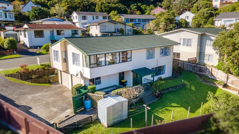 4 Tralee Place, Johnsonville, Wellington - Carousel 2