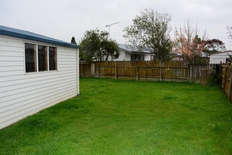 11 Melleray Place, Randwick Park, Auckland - Carousel 2