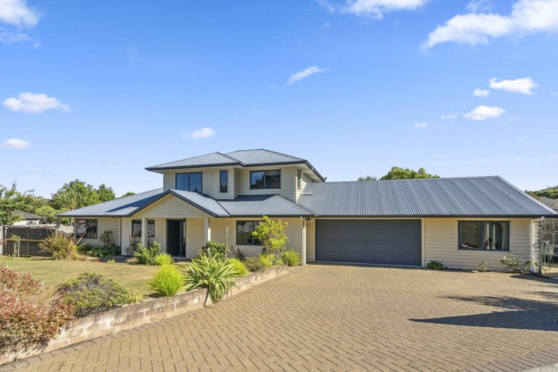 37 Nelson Crescent, Wainuiomata, Lower Hutt - Carousel 1