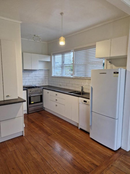 11 Clovelly Street, Brooklands, New Plymouth - Carousel 2