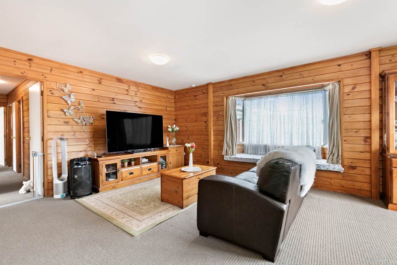 7B Caronia Crescent, Lynfield, Auckland - Carousel 2