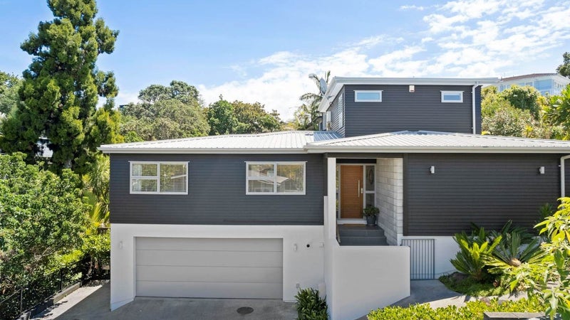 3/304 Beach Road, Campbells Bay, Auckland - Carousel 1