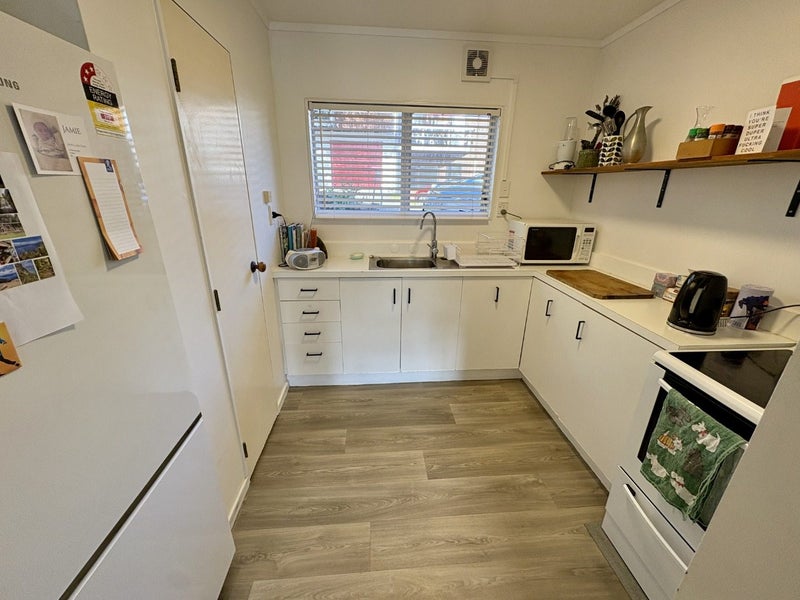 2/55 Hamilton Road, Hataitai, Wellington - Carousel 1