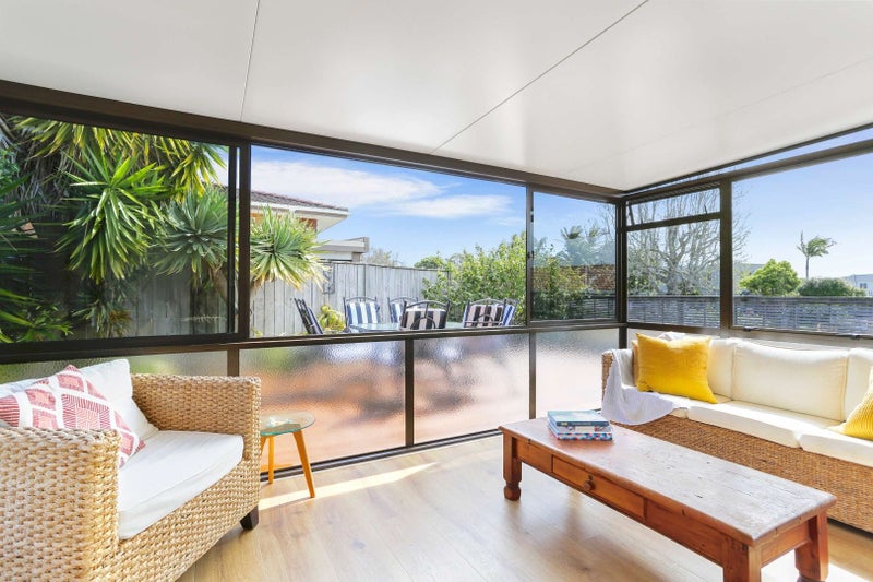 2/83 Bramley Drive, Farm Cove, Auckland - Carousel 17