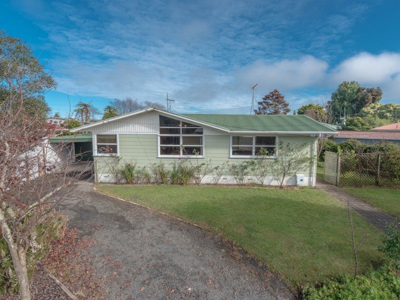 17 Chelmsford Street, Silverdale, Hamilton - Carousel 1