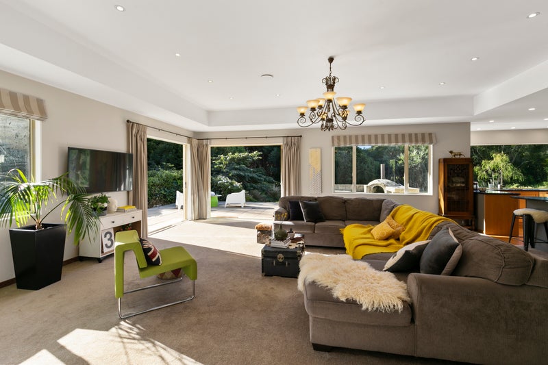 77C Johnsons Road, Whitemans Valley - Carousel 1