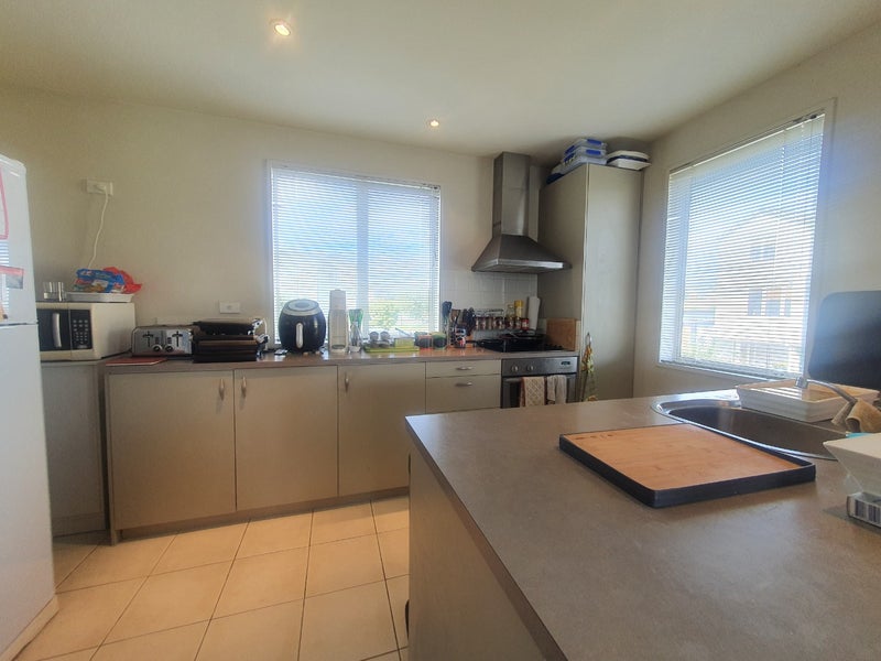 31 Kirikiri Lane, East Tamaki, Auckland - Carousel 1