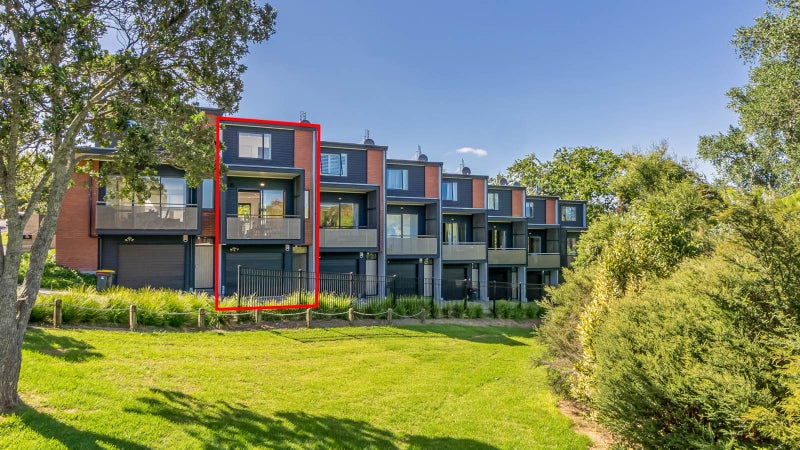 2/9 Eastview Rd, Glen Innes, Auckland - Carousel 1
