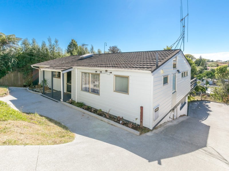 62 Acacia Crescent, Glenview, Hamilton - Carousel 2