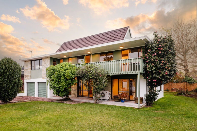 6 Upham Place, Chartwell, Hamilton - Carousel 1