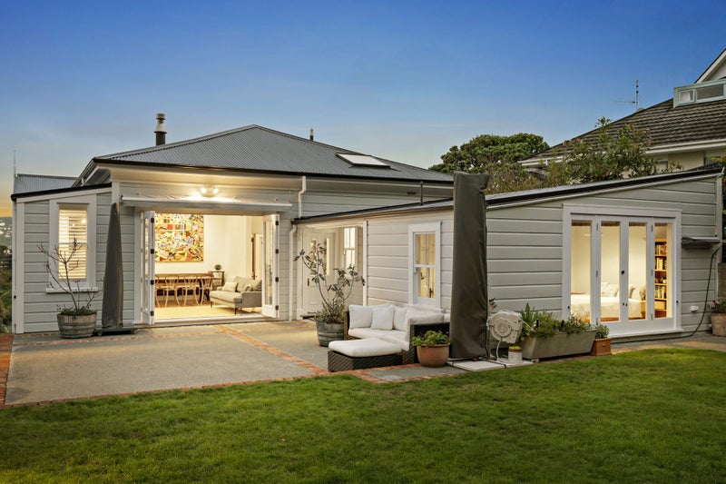 30 Upton Terrace, Thorndon, Wellington - Carousel 2