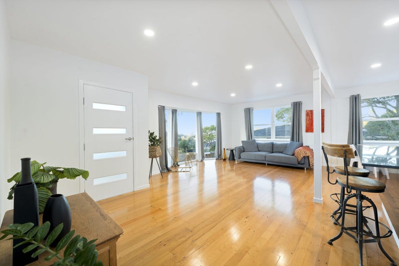 37 Keegan Drive, Massey, Auckland - Carousel 2