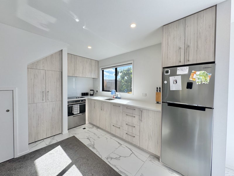 8/105 Purchas Street, Edgeware, Christchurch - Carousel 2