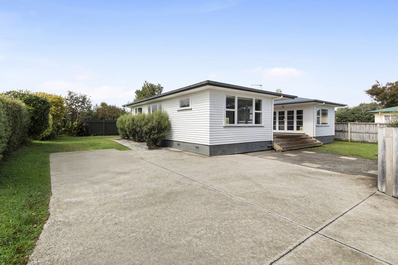 55 Houchens Road, Glenview, Hamilton - Carousel 1