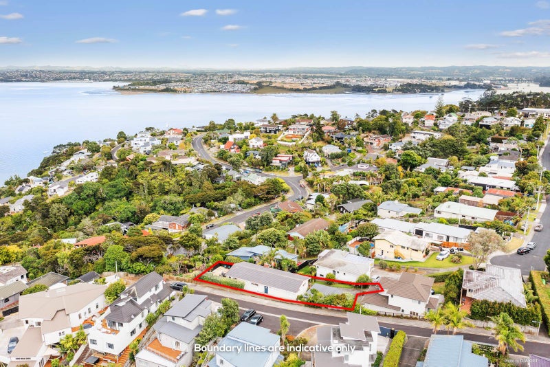 39 Sea Vista Avenue, Beach Haven, Auckland - Carousel 2