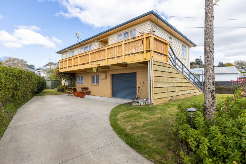 11A Tupoki Street, Glen Avon, New Plymouth - Carousel 1