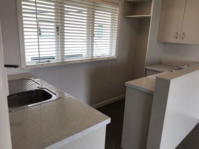 4/2 Outhwaite Lane, Newmarket, Auckland - Carousel 1