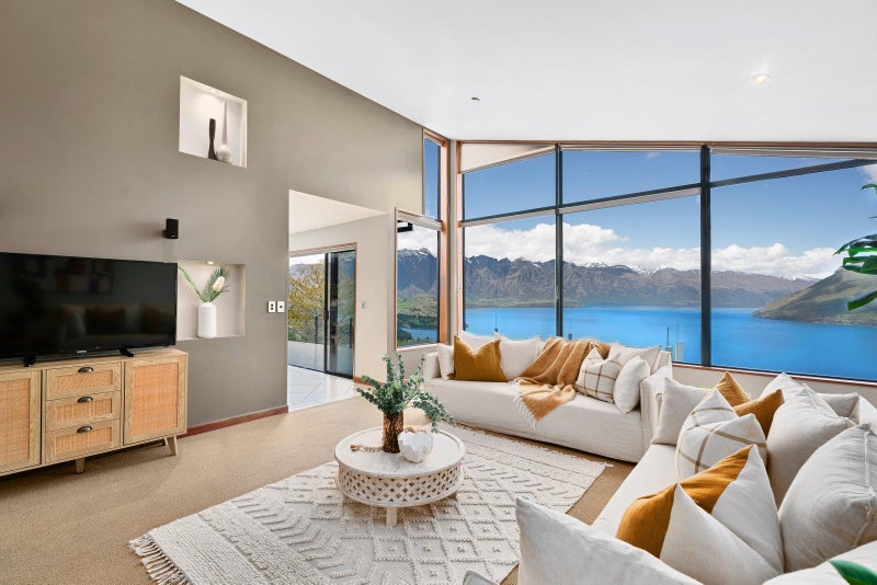 145 Wynyard Crescent, Fernhill, Queenstown - Carousel 1