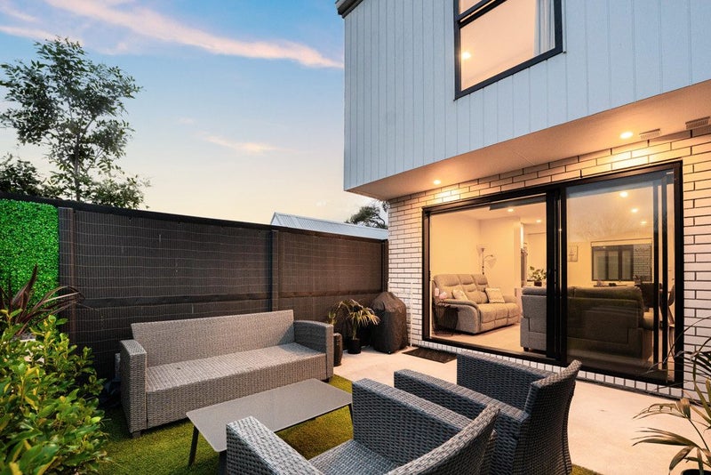 52B Rutland Road, Mount Wellington, Auckland - Carousel 2