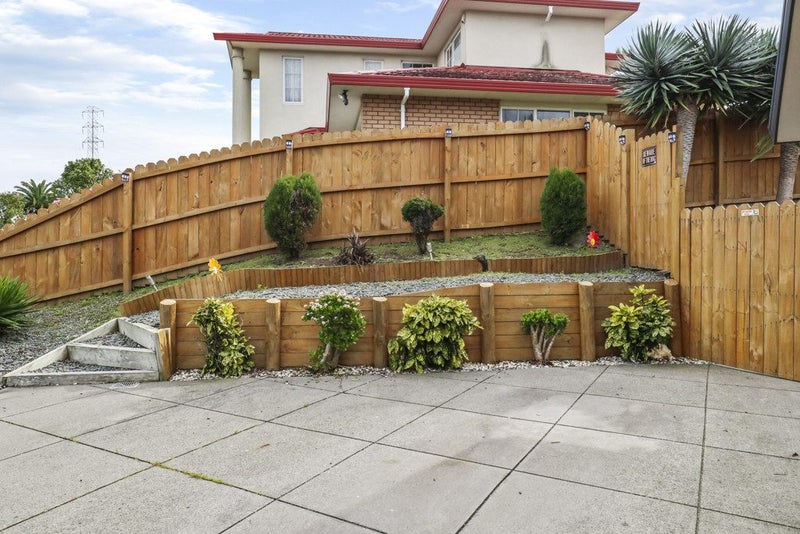 15 Fairchild Avenue, Goodwood Heights, Auckland - Carousel 2