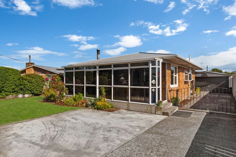 50 Collins Road, Melville, Hamilton - Carousel 2