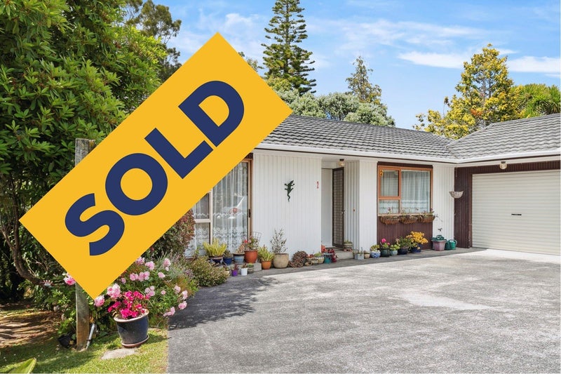 2/30 Scarlock Avenue, Browns Bay, Auckland - Carousel 1