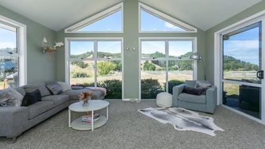 21 Lopdell Lane, Eskdale, Napier - Carousel 1