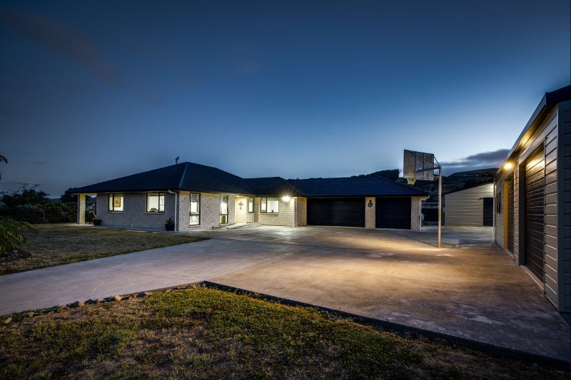 11 Bellerby Lane, Hastings - Carousel 2