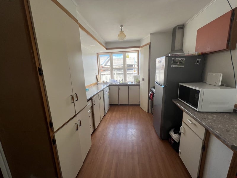 21 Panair Crescent, Hillcrest, Hamilton - Carousel 2