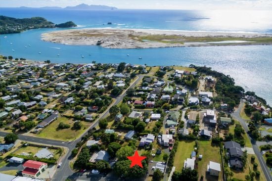 3 Ellen Street, Mangawhai Heads, Mangawhai - Carousel 2