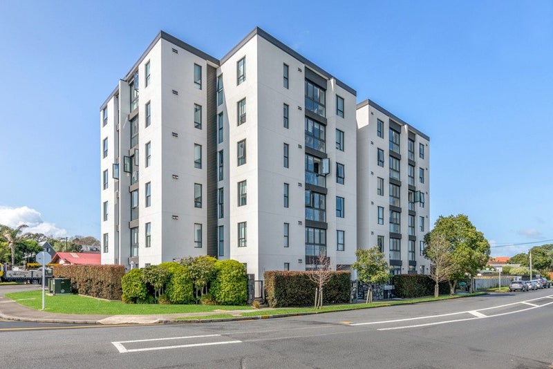 G06/82 Jellicoe Road, Panmure, Auckland - Carousel 1