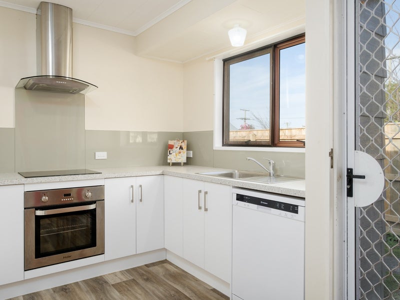 1/2 Sievwright Lane, Whataupoko, Gisborne - Carousel 2