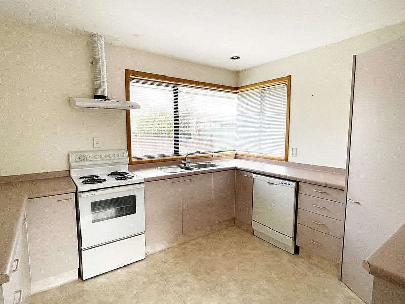 2/148A Avonhead Road, Avonhead, Christchurch - Carousel 2