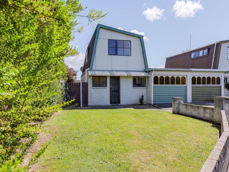 23B Cecil Place, Cloverlea, Palmerston North - Carousel 1