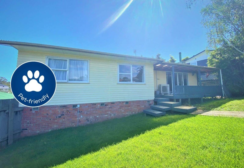 41 La Rosa Street, Green Bay, Auckland - Carousel 1