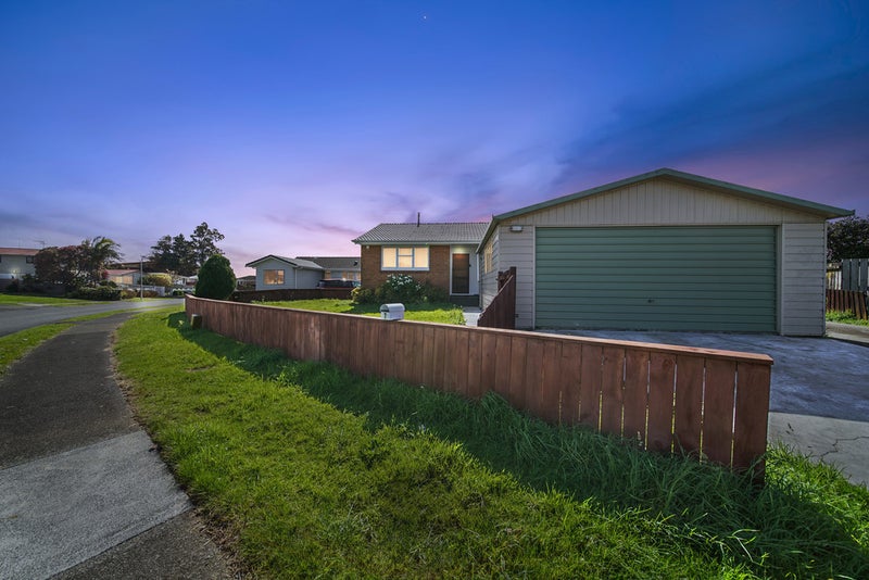 7 Windrush Close, Mangere, Auckland - Carousel 1