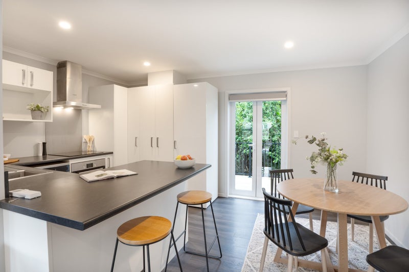 5/1 Murphy Place, Titahi Bay, Porirua - Carousel 1