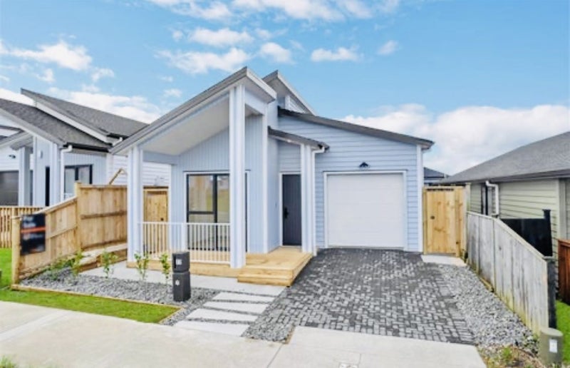 11 Cronshaw Road, Karaka, Papakura - Carousel 1